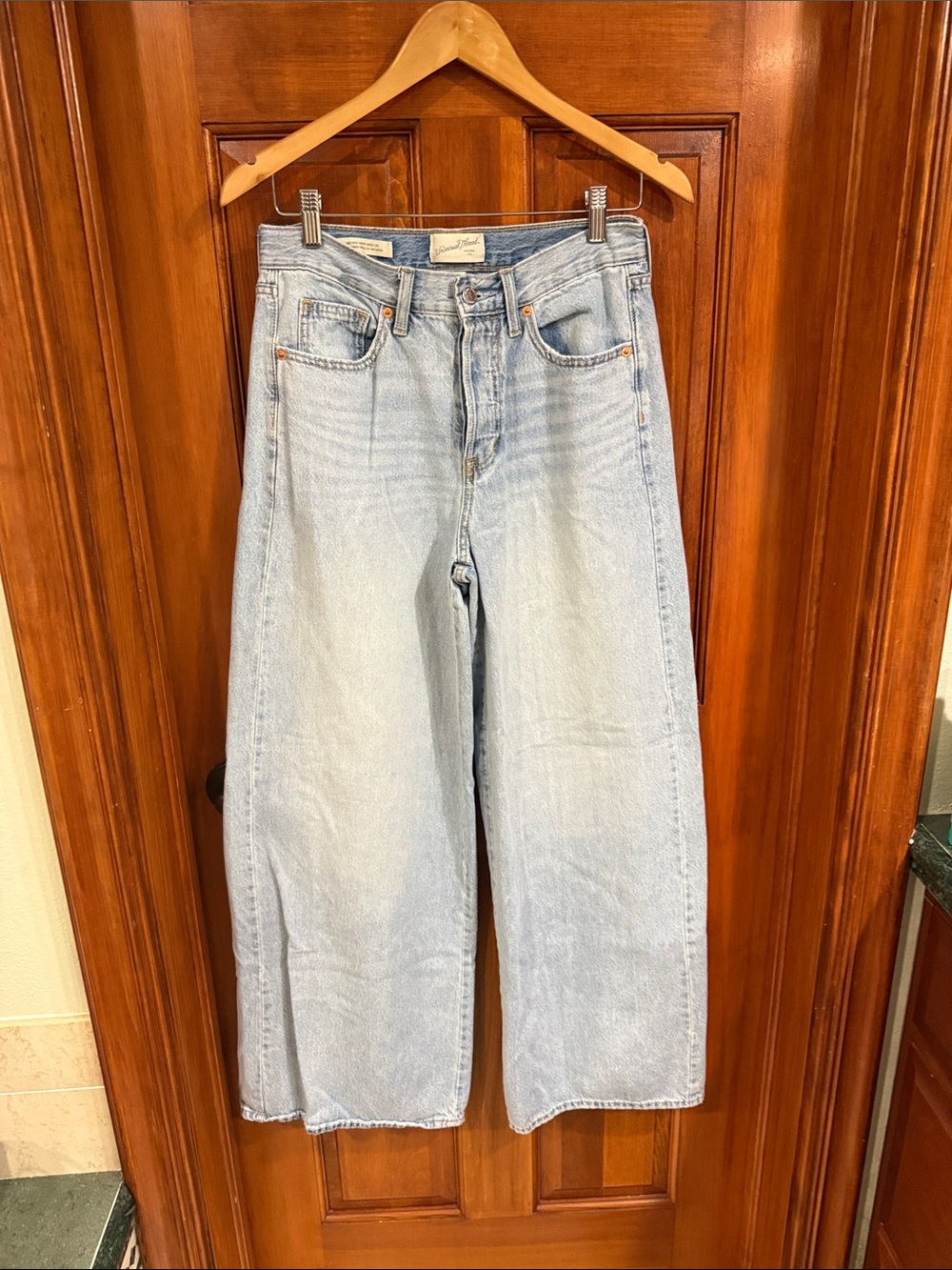 Light Wash Wide Leg Women’s Jeans - universal thread